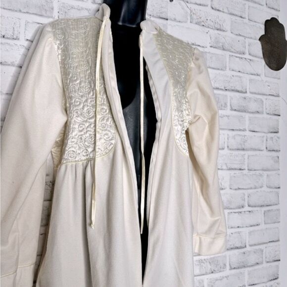 Vintage Sears Cachet Ivory Nightgown Size Medium - Picture 2 of 5